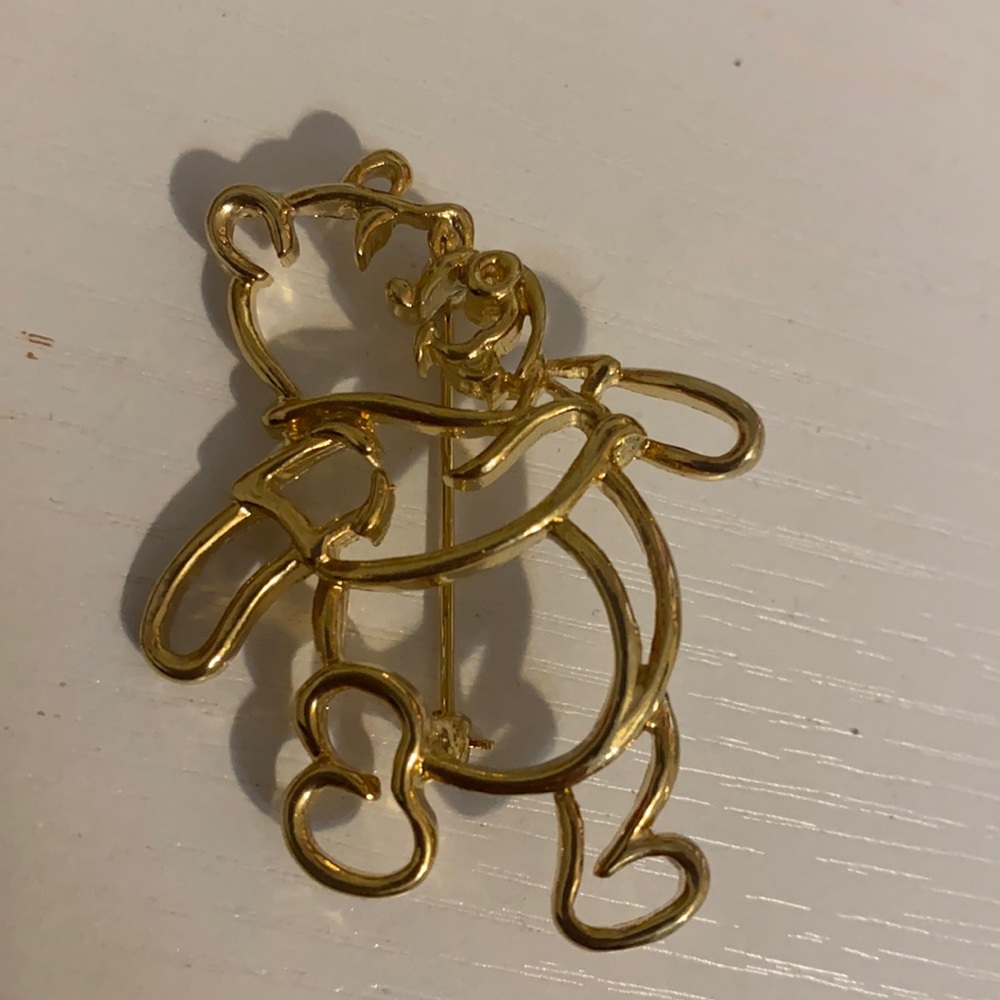 Winnie and the Pooh gold brooch